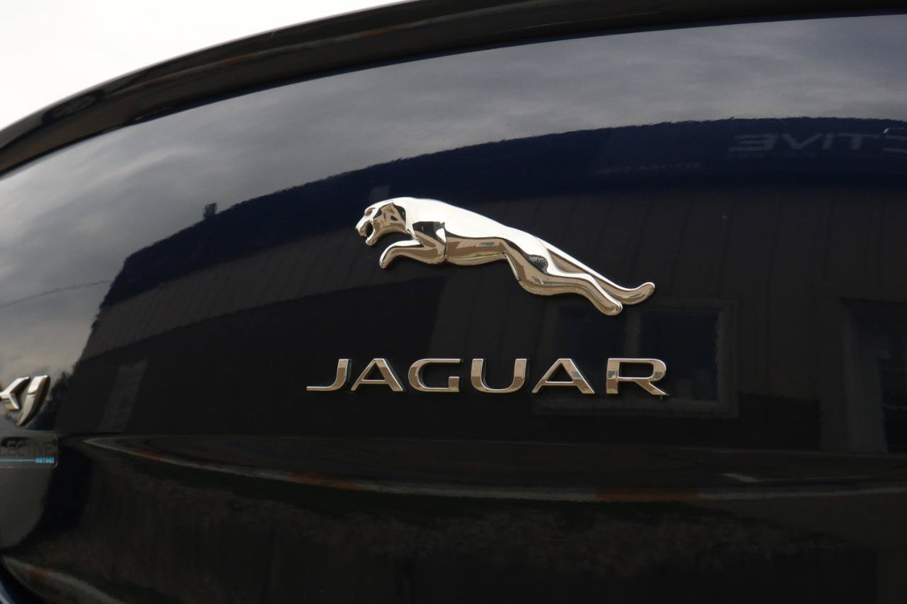 Used 2017 Jaguar XJ R-Sport AWD/4WD image 12