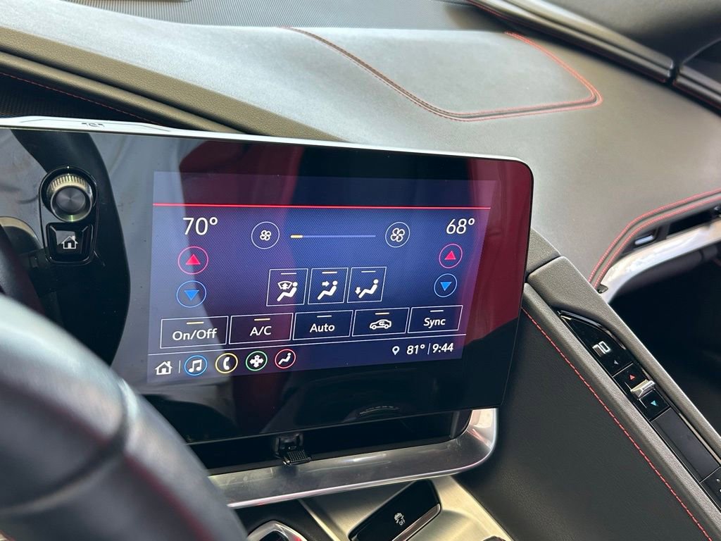 Used 2022 Chevrolet Corvette Stingray Coupe w/ Z51 Performance Package image 17