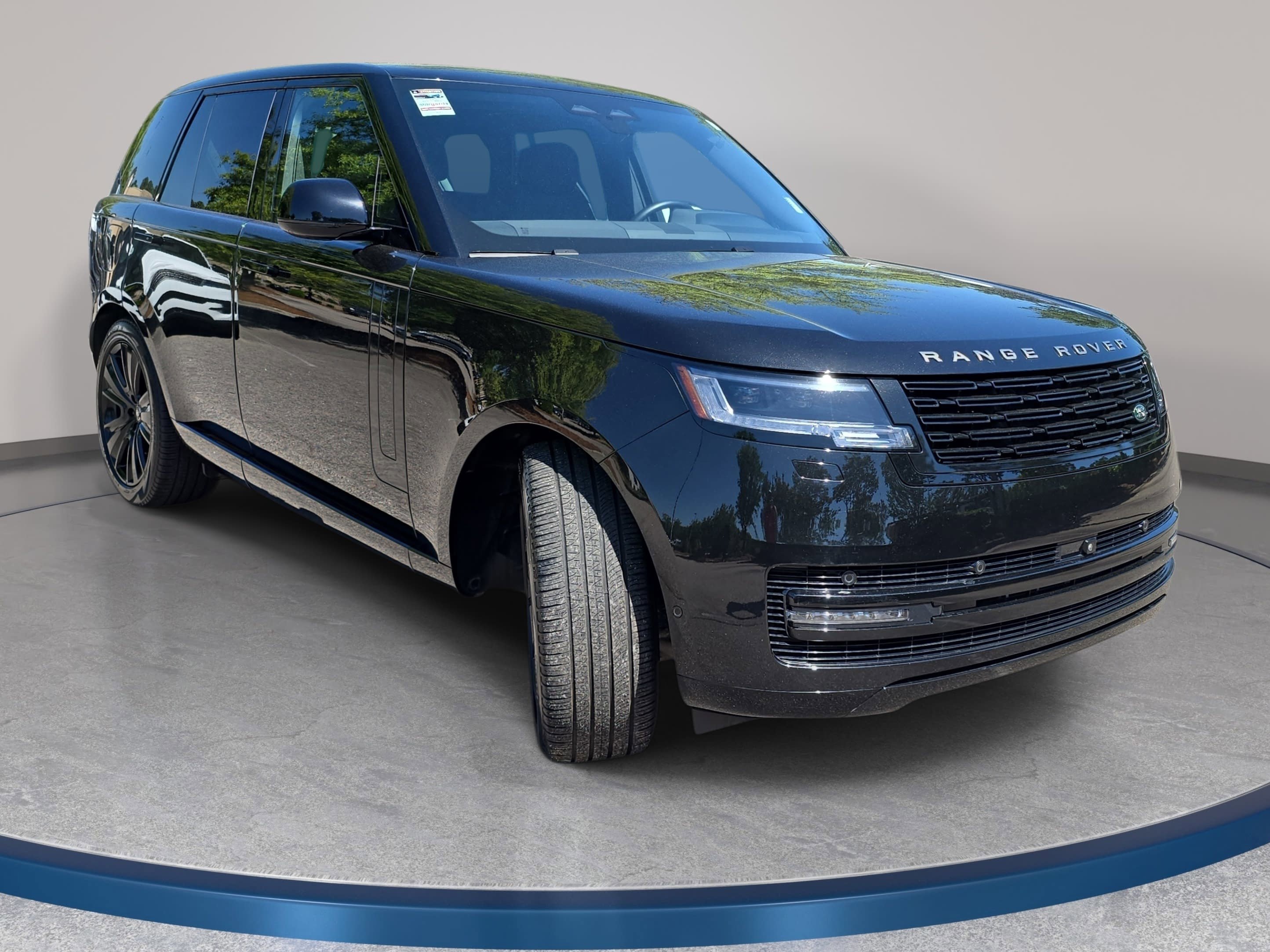 Certified 2024 Land Rover Range Rover SE AWD/4WD image 3