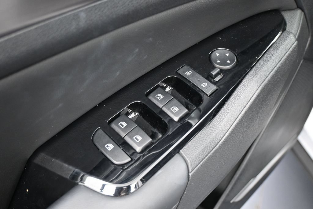 Used 2025 Kia Sportage EX FWD image 14