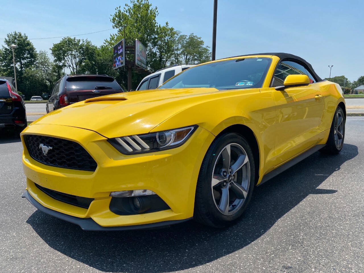 Used 2015 Ford Mustang Convertible w/ Equipment Group 051A RWD image 15