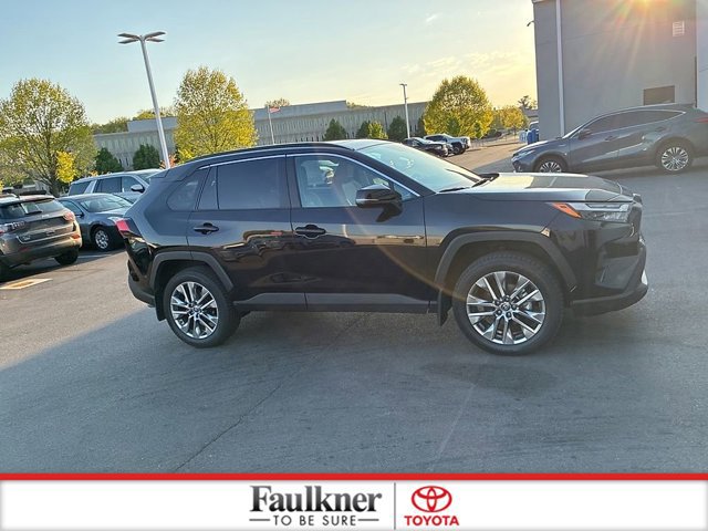 Certified 2022 Toyota RAV4 XLE Premium AWD/4WD image 4
