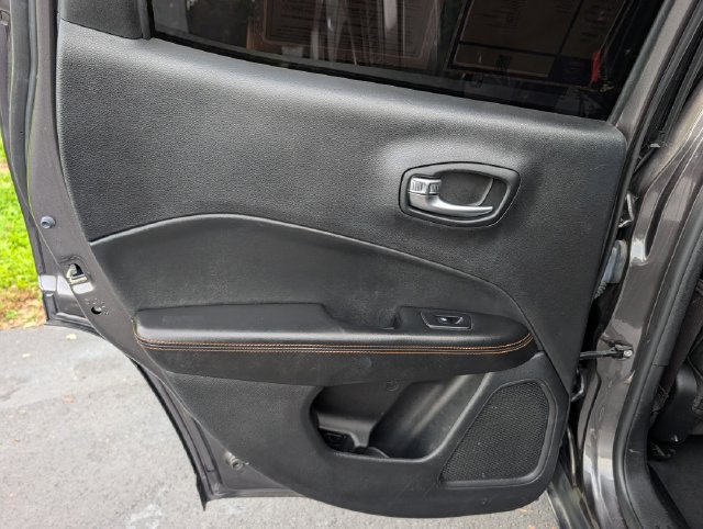 Used 2019 Jeep Compass Limited AWD/4WD image 33