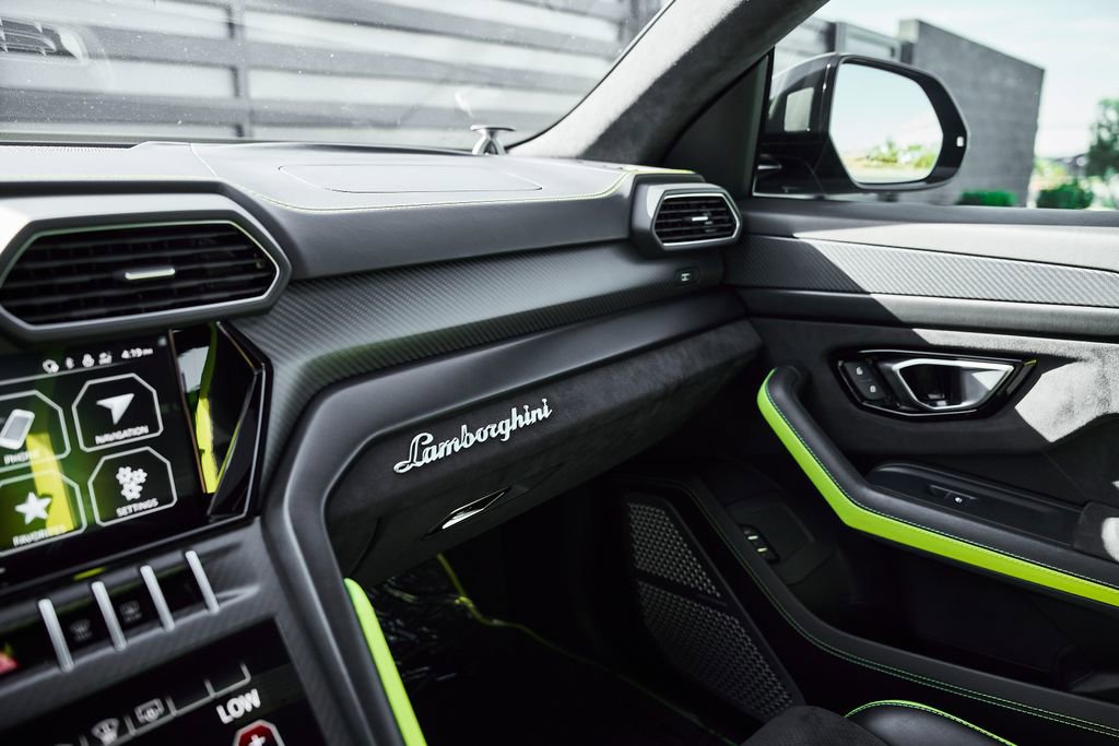Used 2022 Lamborghini Urus AWD/4WD image 84