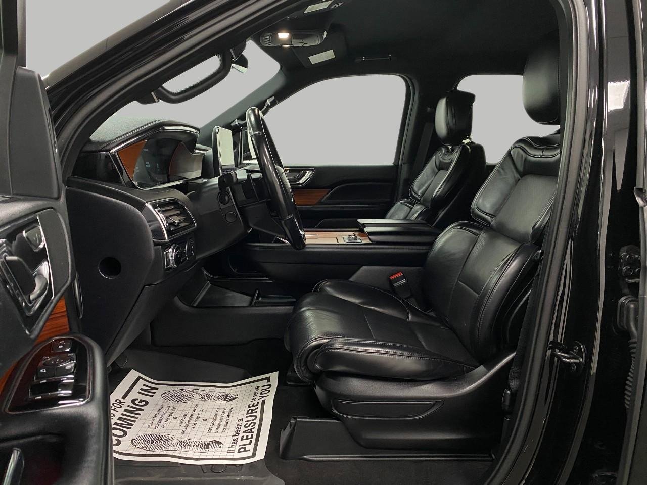 Used 2019 Lincoln Navigator Select AWD/4WD image 33