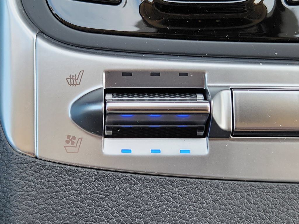 New 2026 Kia Carnival SX w/ SX Dark Edition Package FWD image 16
