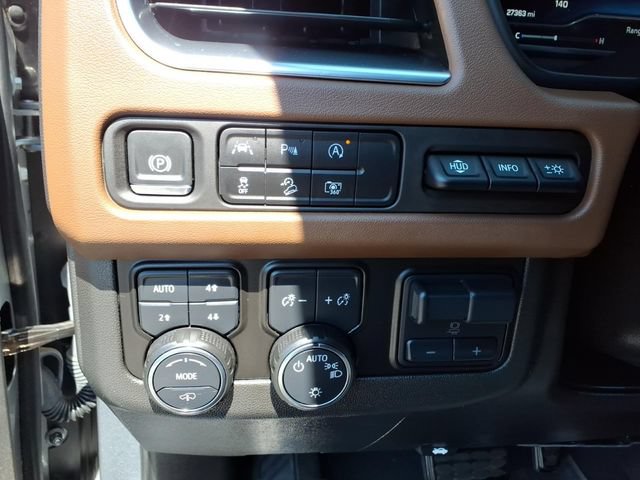 Used 2024 Chevrolet Suburban High Country AWD/4WD image 28