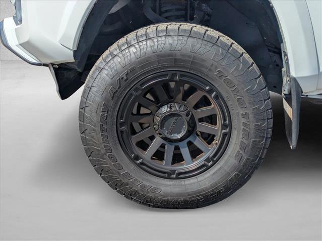 Used 2016 Toyota Tacoma SR5 w/ SR5 Appearance Package (SN) image 14