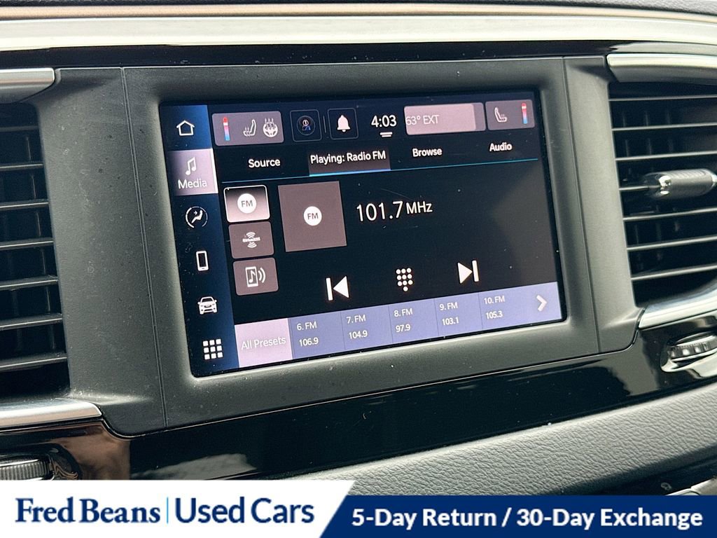 Used 2022 Chrysler Voyager LX image 16