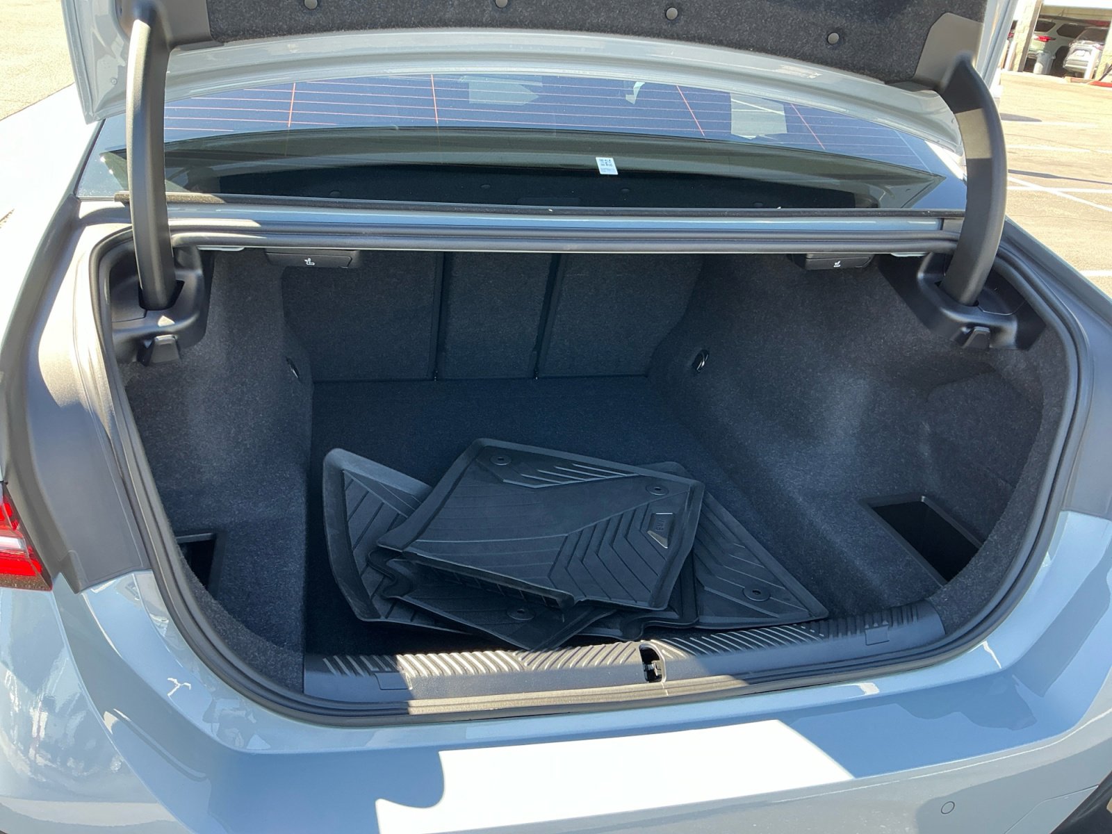 Used 2025 BMW 530i w/ M Sport Package image 32