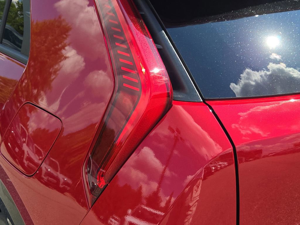 New 2025 Kia Niro SX image 12