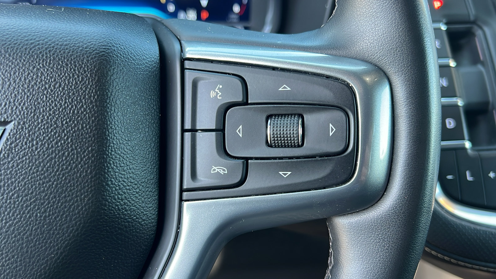 Certified 2023 Chevrolet Suburban Premier AWD/4WD image 31