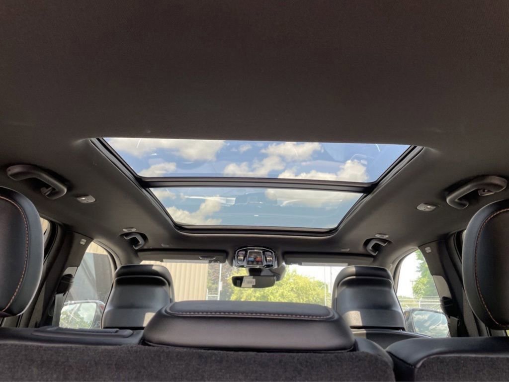 Used 2023 Jeep Grand Cherokee Summit image 12