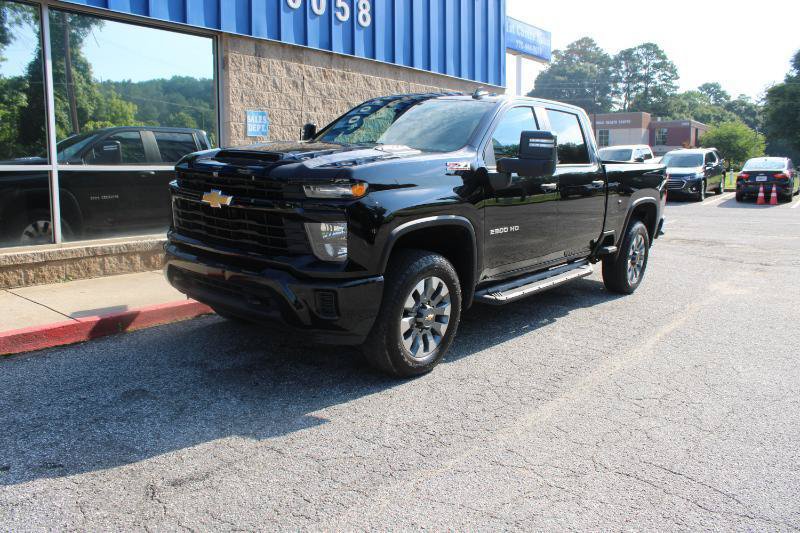 Used 2024 Chevrolet Silverado 2500 Custom w/ Custom Value Package AWD/4WD image 3