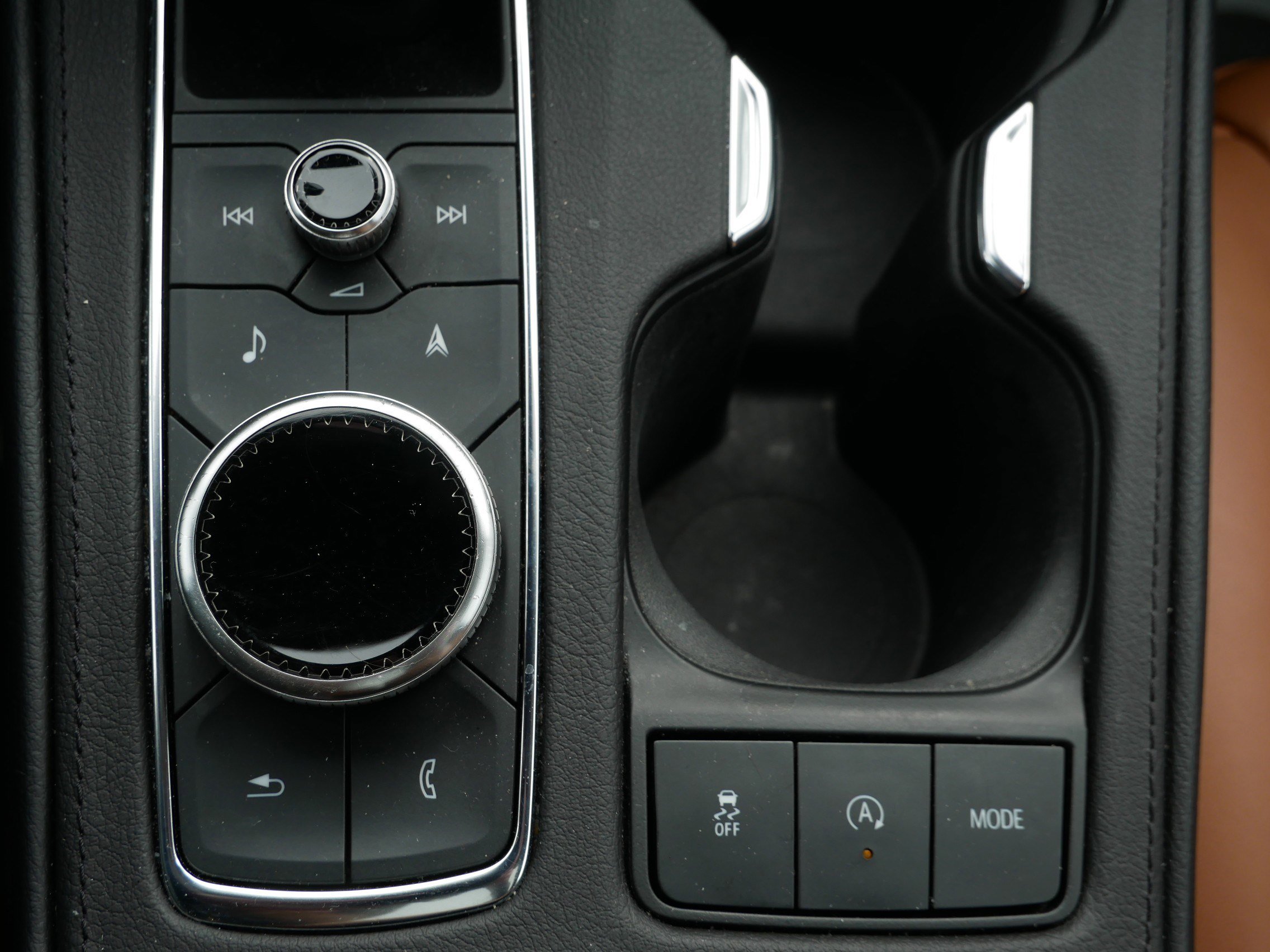 Used 2023 Cadillac XT4 Sport image 32