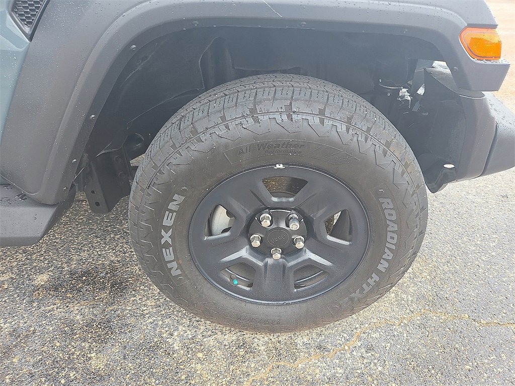 Used 2025 Jeep Wrangler Sport image 7