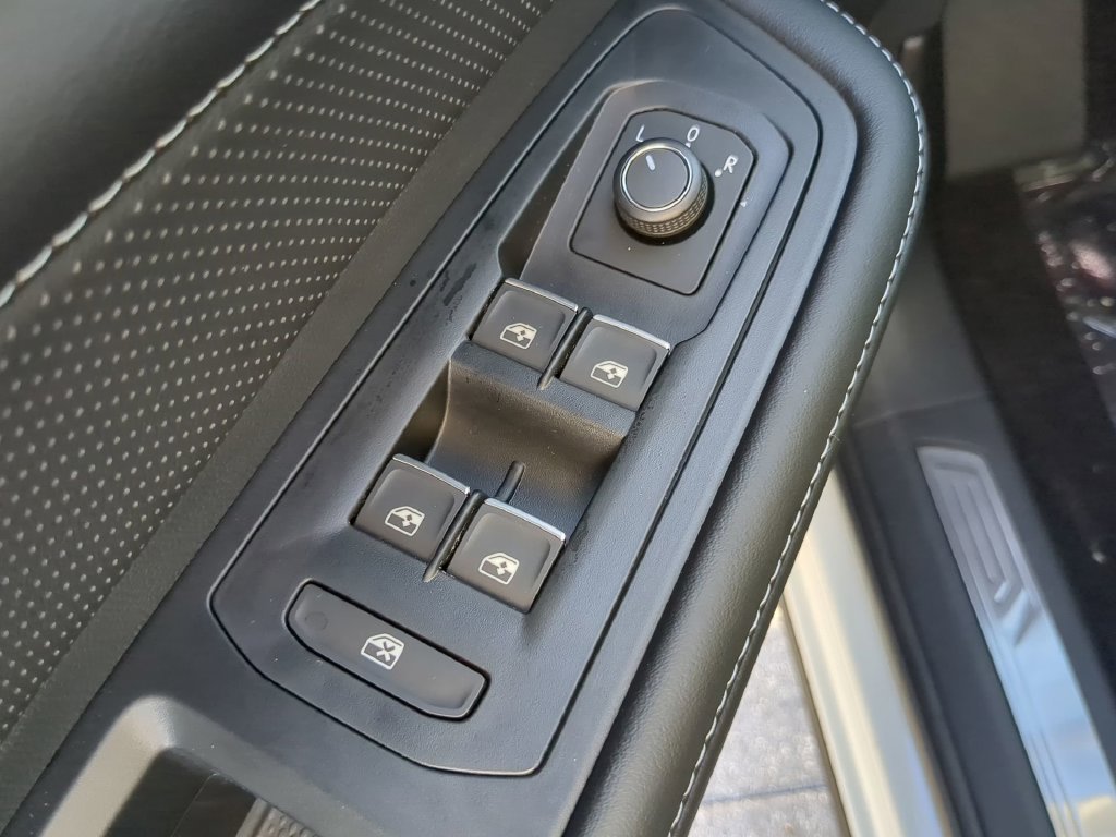 New 2026 Volkswagen Atlas SE FWD image 19