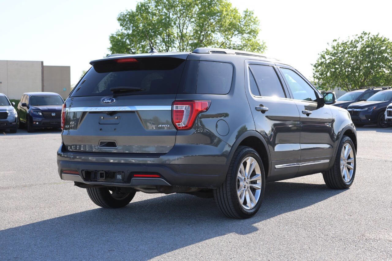 Used 2019 Ford Explorer XLT w/ Equipment Group 202A AWD/4WD image 9
