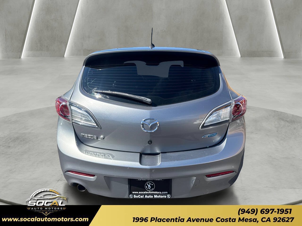 Used 2012 MAZDA MAZDA3 i Grand Touring w/ Tech Pkg FWD image 4