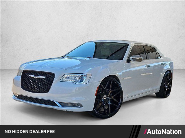 Used 2015 Chrysler 300 C RWD image 1