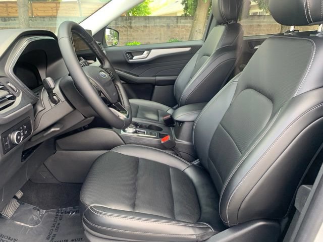 Used 2025 Ford Escape Platinum AWD/4WD image 12