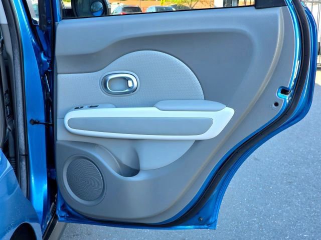 Used 2015 Kia Soul EV + FWD image 35