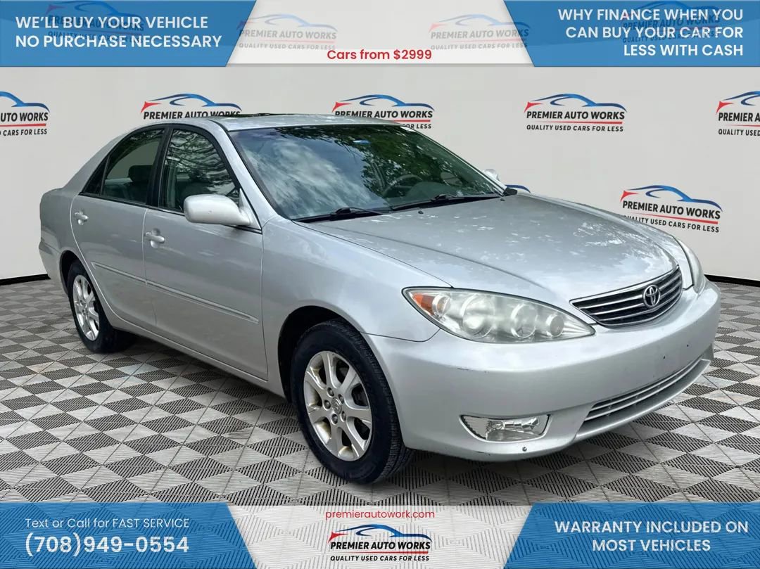 Used 2005 Toyota Camry LE FWD image 3