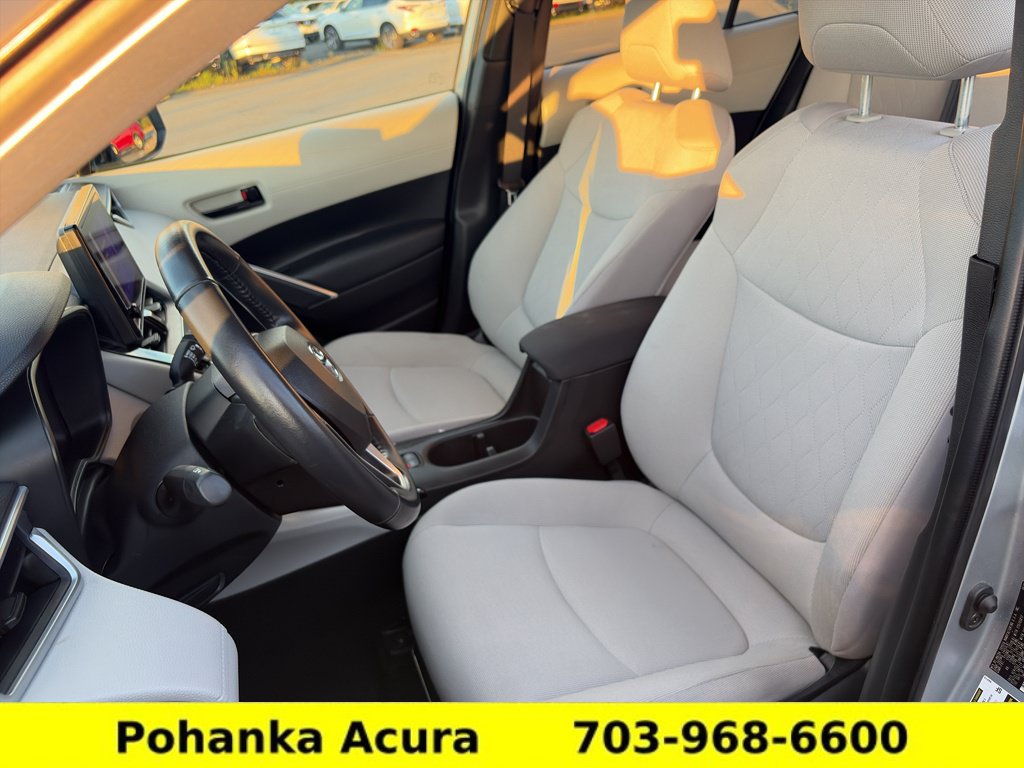 Used 2023 Toyota Corolla Cross LE AWD/4WD image 21