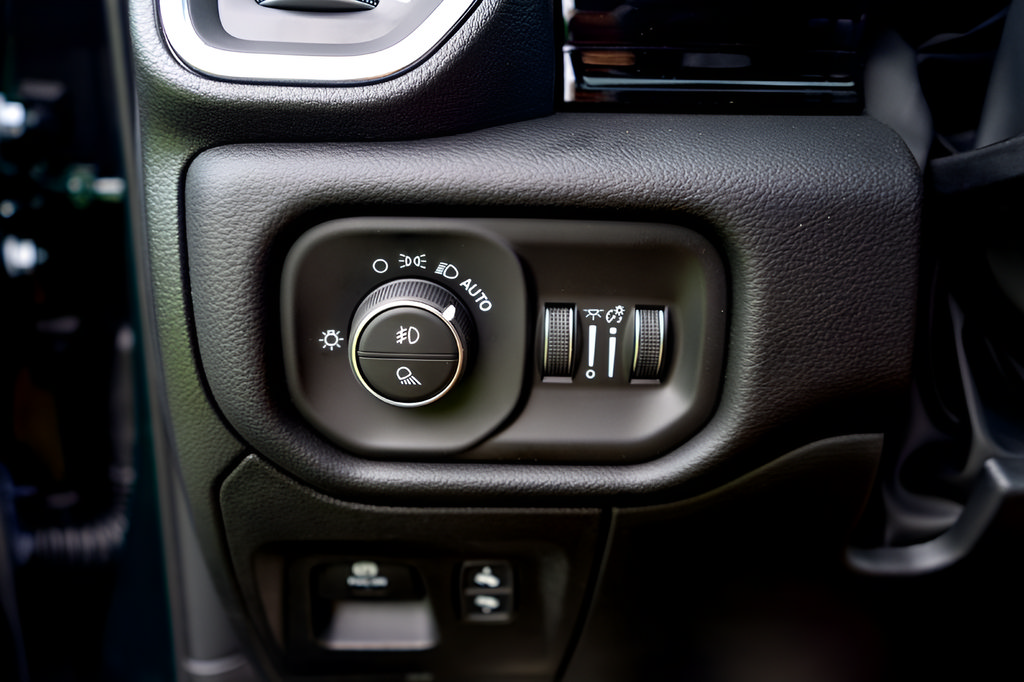 New 2026 RAM 1500 Laramie w/ Night Edition AWD/4WD image 17