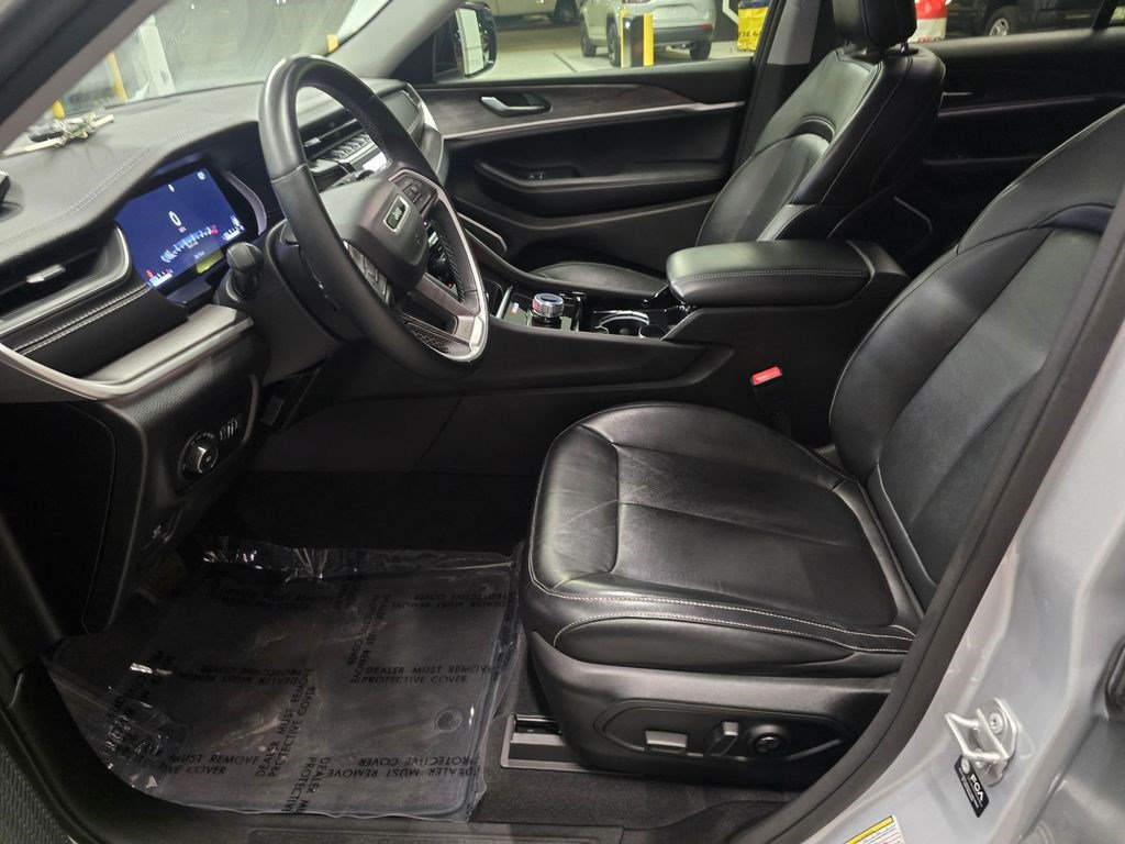 Used 2022 Jeep Grand Cherokee Limited RWD image 17