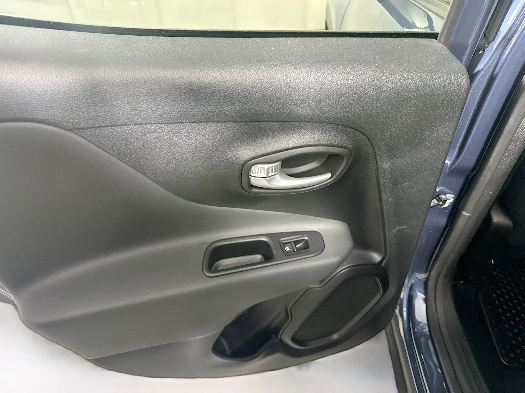 Used 2023 Jeep Renegade Latitude image 26