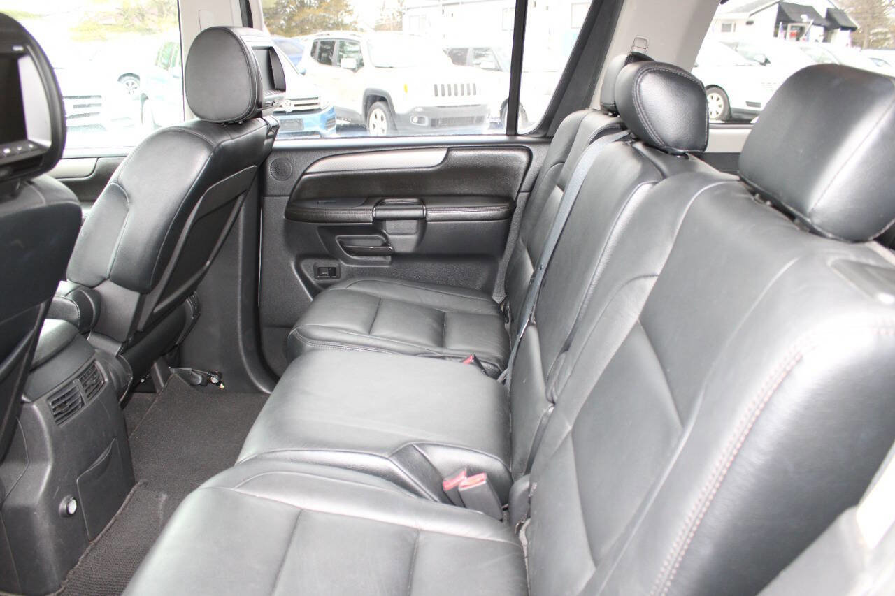 Used 2010 Nissan Armada SE image 21