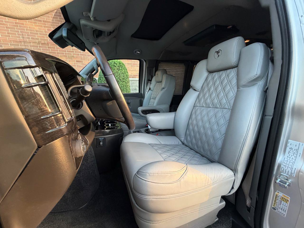 Used 2024 Chevrolet Express 2500 RWD image 6
