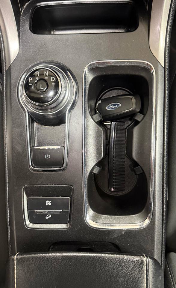Used 2020 Ford Fusion SE image 18