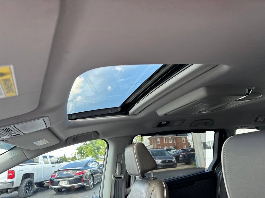 Certified 2022 Honda Odyssey Elite image 32
