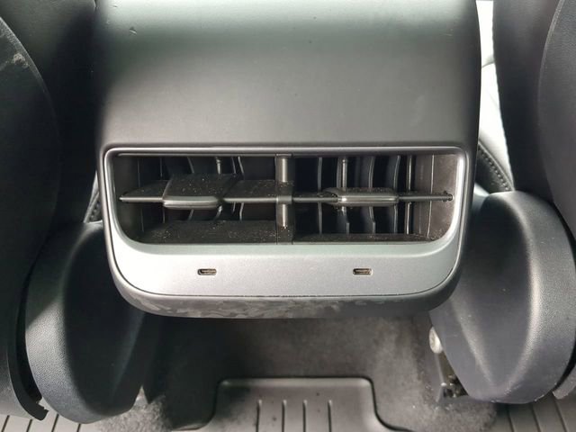 Used 2022 Tesla Model Y Performance image 17