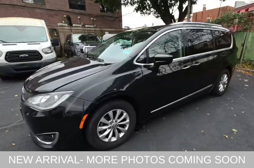 Used 2019 Chrysler Pacifica Touring-L