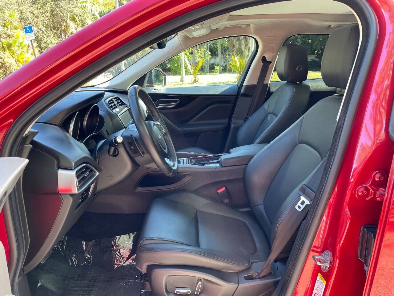 Used 2019 Jaguar F-PACE Premium AWD/4WD image 18