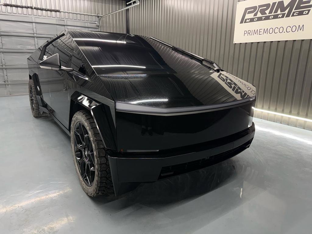 Used 2024 Tesla Cybertruck AWD Crew Cab image 10