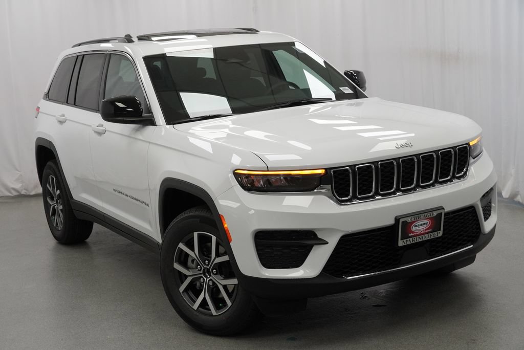 New 2027 Jeep Grand Cherokee Laredo AWD/4WD image 8