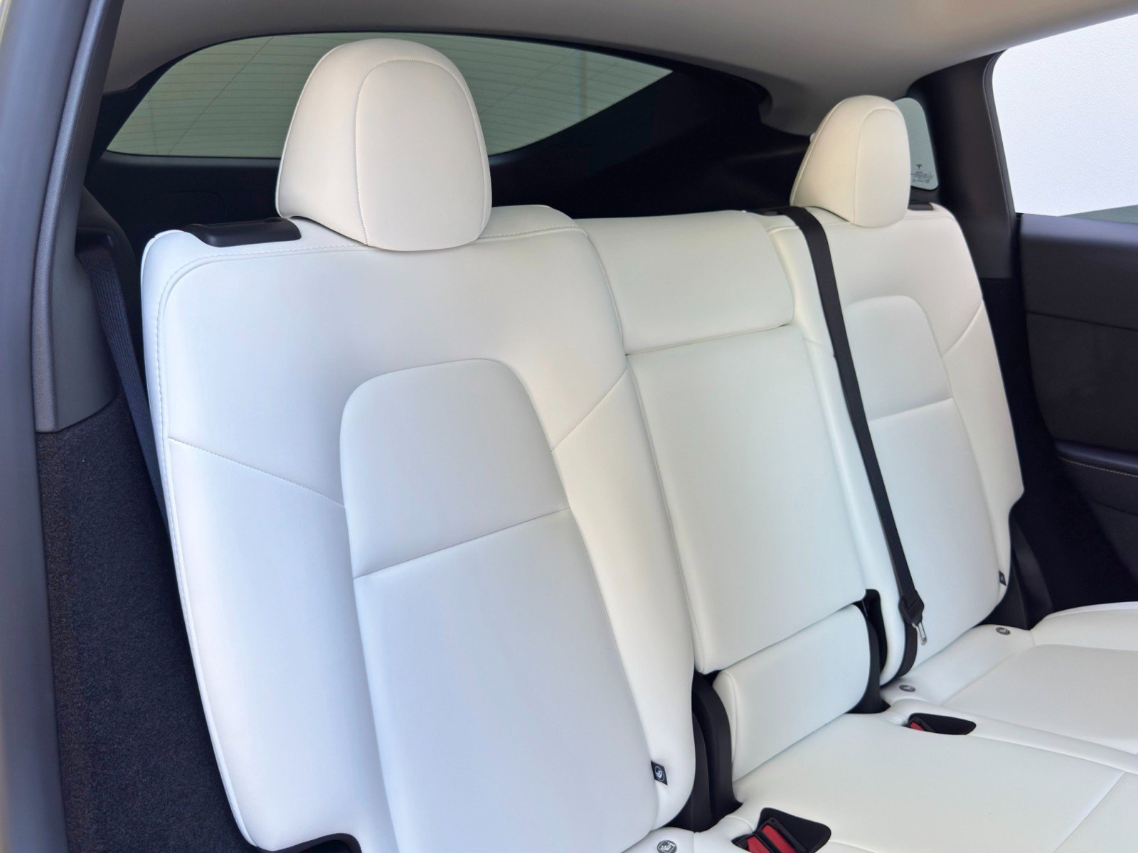 Used 2024 Tesla Model Y Long Range RWD image 39