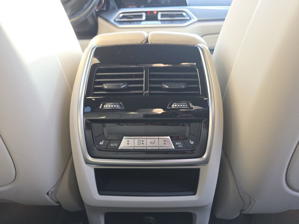 Used 2022 BMW X5 xDrive40i w/ M Sport Package image 15