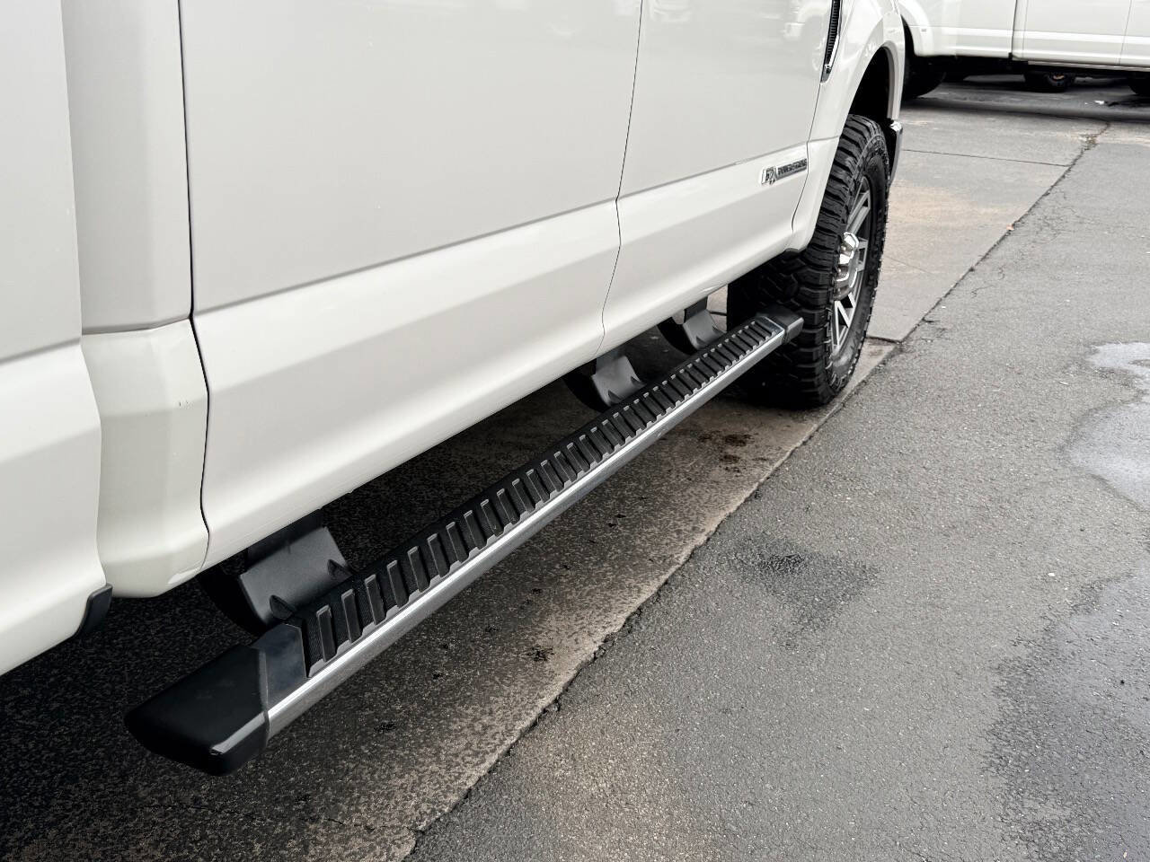 Used 2017 Ford F350 Lariat w/ FX4 Off-Road Package image 16