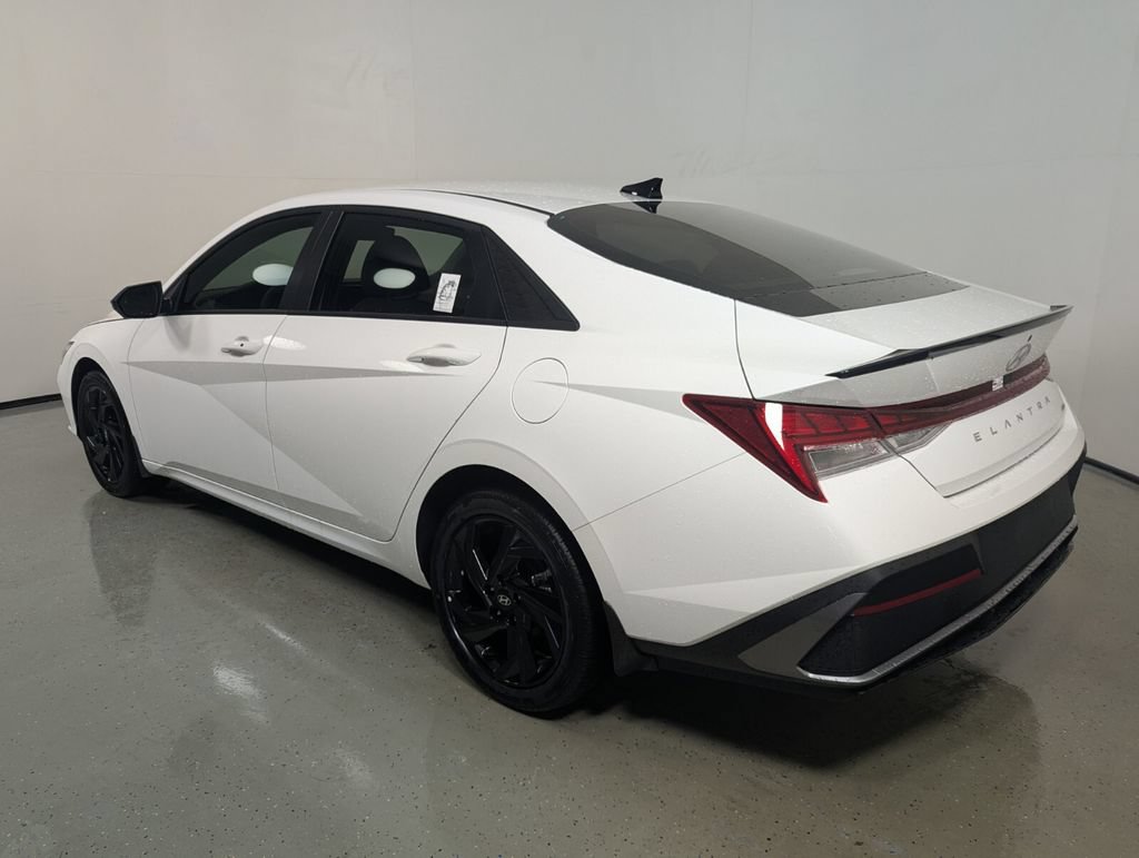 New 2026 Hyundai Elantra SEL FWD image 5