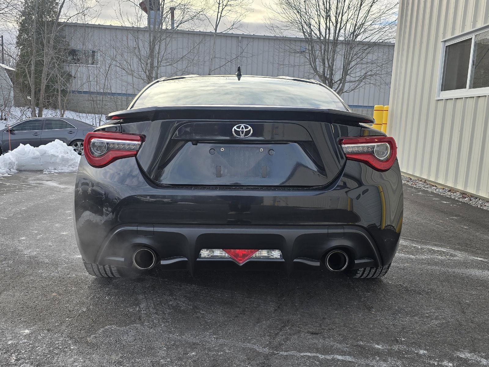 Used 2017 Toyota 86 image 4