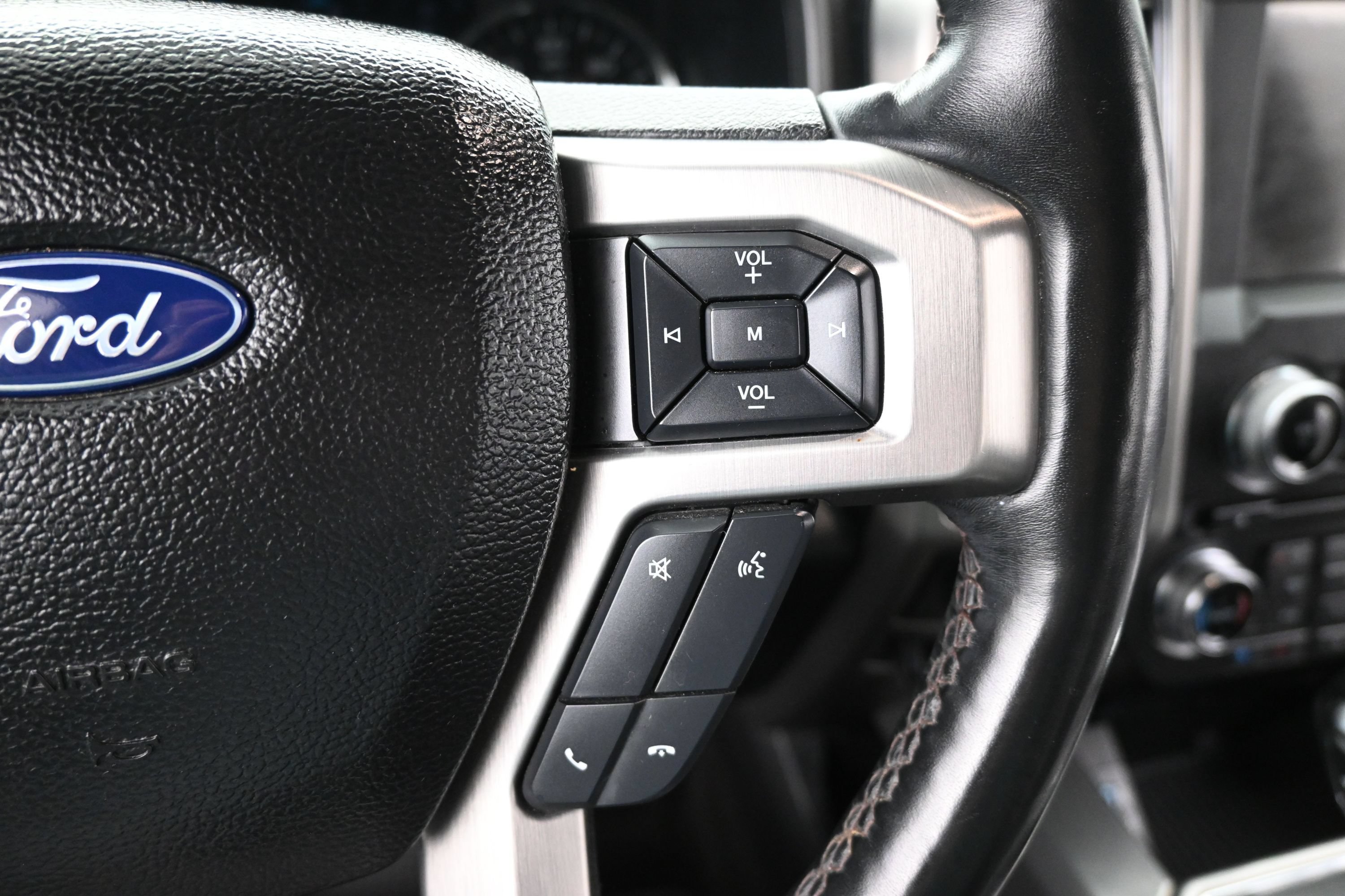 Used 2018 Ford F150 Platinum w/ Equipment Group 701A Luxury AWD/4WD image 15