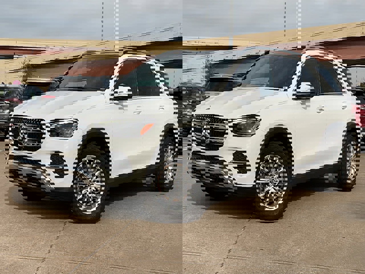 Used 2024 Mercedes-Benz GLE 350 4MATIC image 2