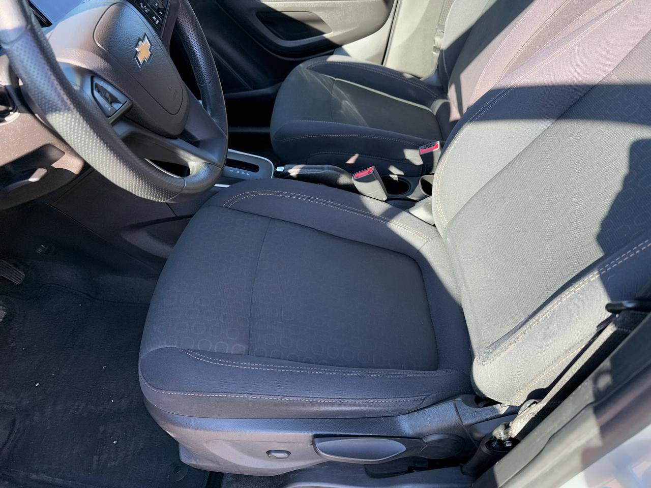 Used 2020 Chevrolet Trax LS w/ Tint and Cruise Package FWD image 10