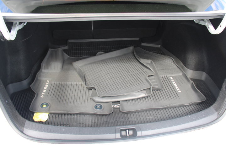 Certified 2021 Toyota Corolla LE FWD image 14