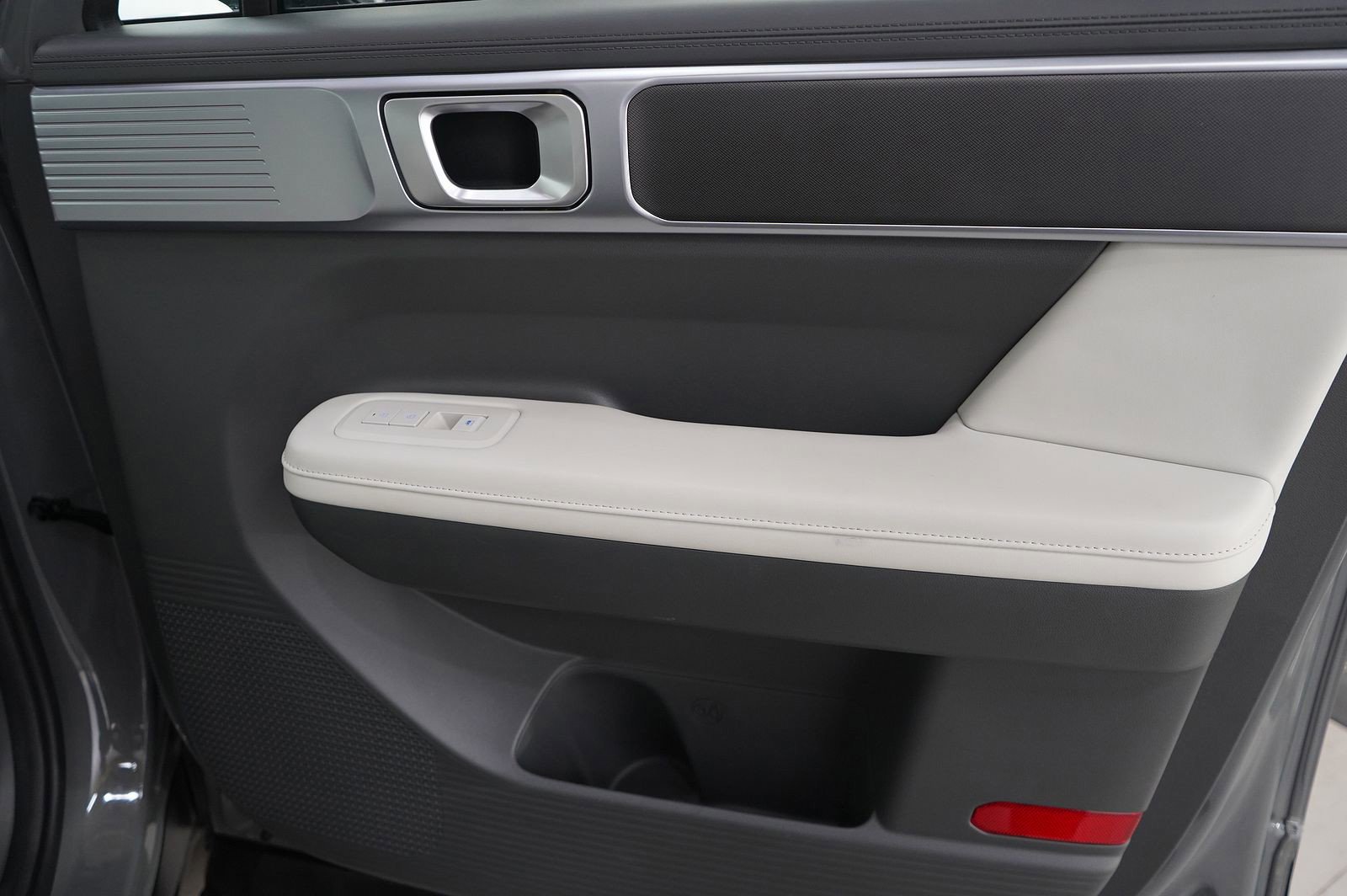 Used 2025 Hyundai Santa Fe SEL image 11